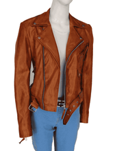 Kim-Kardashian-Brown-leather-Jacket-1