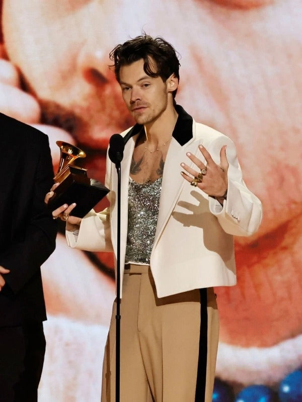 Grammys-Awards-2023-Harry-Styles-White-Blazer