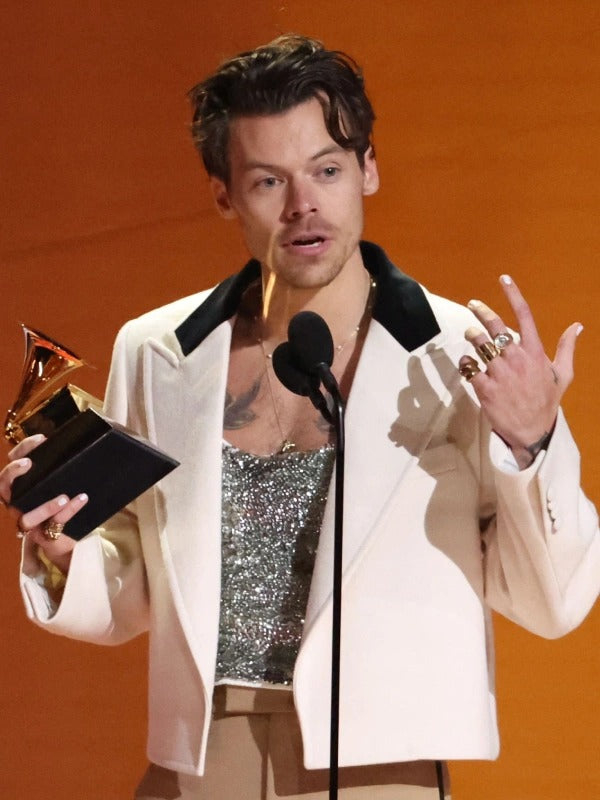 Grammys-Awards-2023-Harry-Styles-White-Blazer