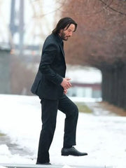 John-Wick-Chapter-4-Keanu-Reeves-Black-Suit