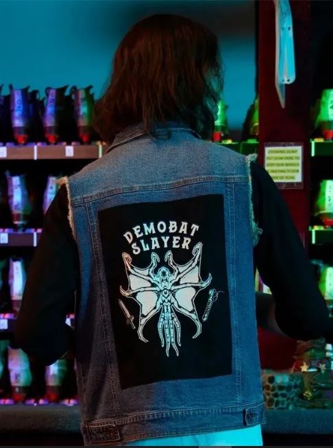 Stranger-Things-Season-4-Joseph-Quinn-Denim-Vest-2